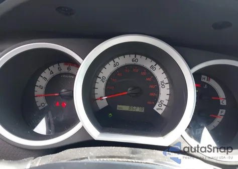 2014 Toyota Tacoma Base V6 z USA, uszkodzony, nr VIN 3TMLU4EN6EM163642